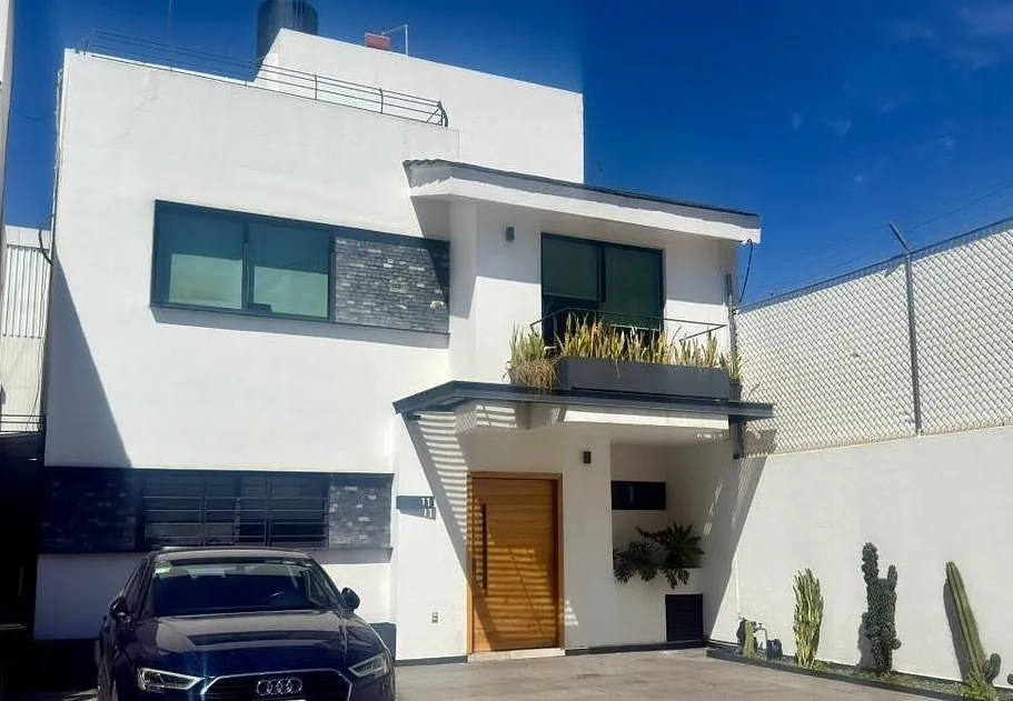 Casa Moderna en Coto Cerca de la Expo Gdl