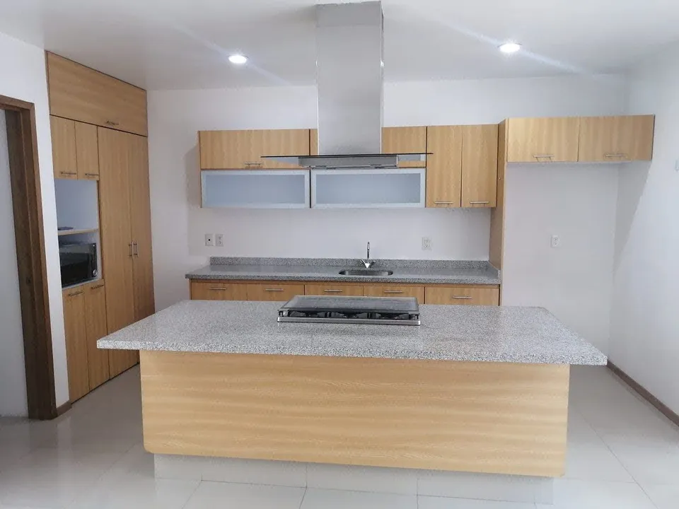 Foto 3 de HERMOSA CASA EN CONDOMINIO EN  RENTA EN "COLINAS DE LOS ROBLES" ZAPOPAN