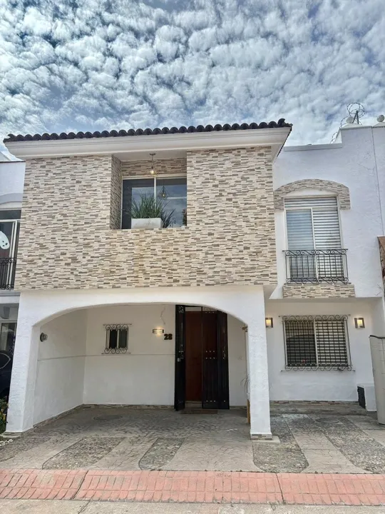 CASA EN RENTA, 3 RECAMARAS, REAL SANTA ANITA