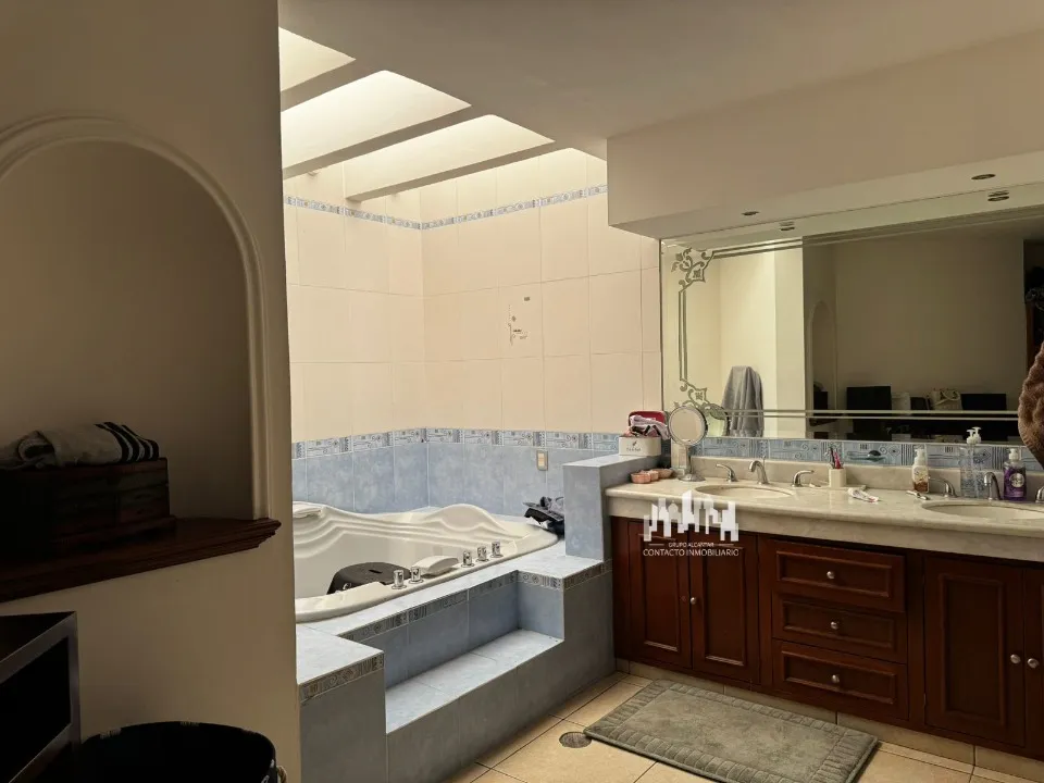 Foto 6 de Casa en venta en Paseo de los Virreyes, Virreyes, Zapopan