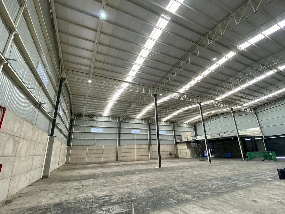 Foto 4 de NAVE INDUSTRIAL EN RENTA 4,000 mt 2 TECHADOS LA VENTA DEL ASTILLERO