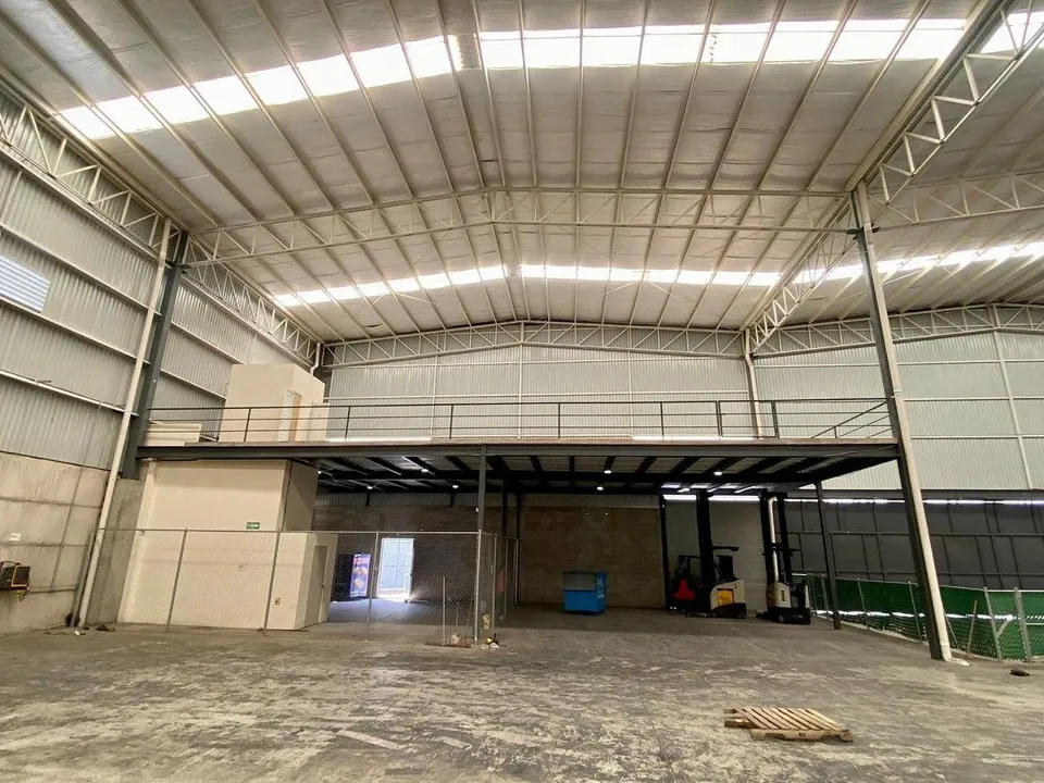 Foto 5 de NAVE INDUSTRIAL EN RENTA 4,000 mt 2 TECHADOS LA VENTA DEL ASTILLERO