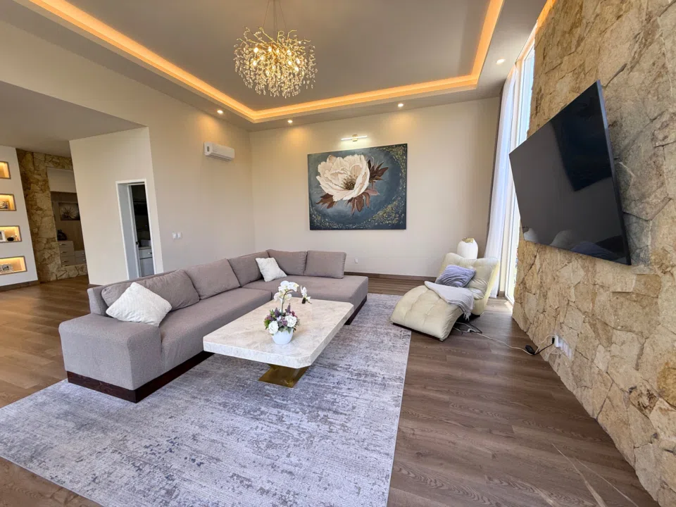 Foto 4 de Casa de autor amueblada en venta Bosques de  Santa Anita