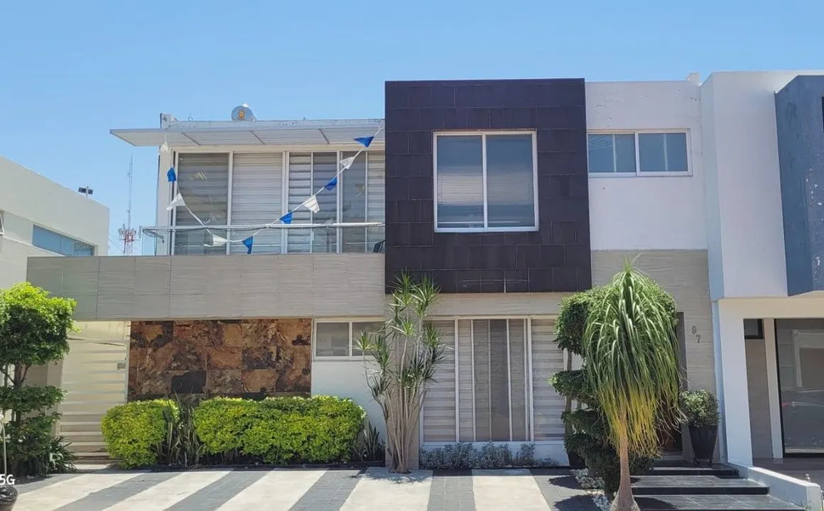 Casa en Venta en La Rioja - Azofra 97