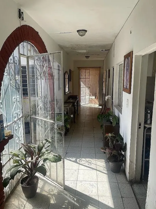 Foto 2 de EN VENTA PARA REMODELAR O DEMOLER EN LA NORMAL