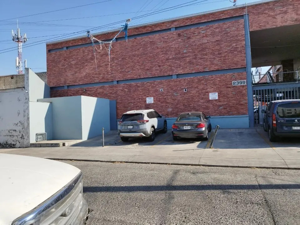 Foto 4 de Plaza Comercial en Venta sobre Av. Lázaro Cárdenas | Frente a Mercado de Abastos