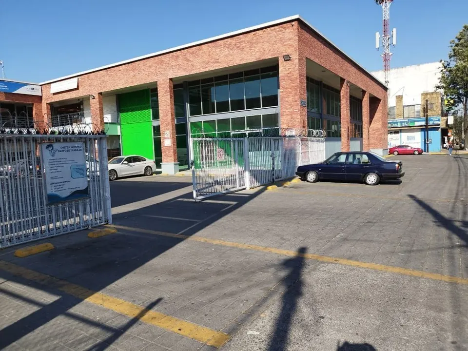 Foto 9 de Plaza Comercial en Venta sobre Av. Lázaro Cárdenas | Frente a Mercado de Abastos