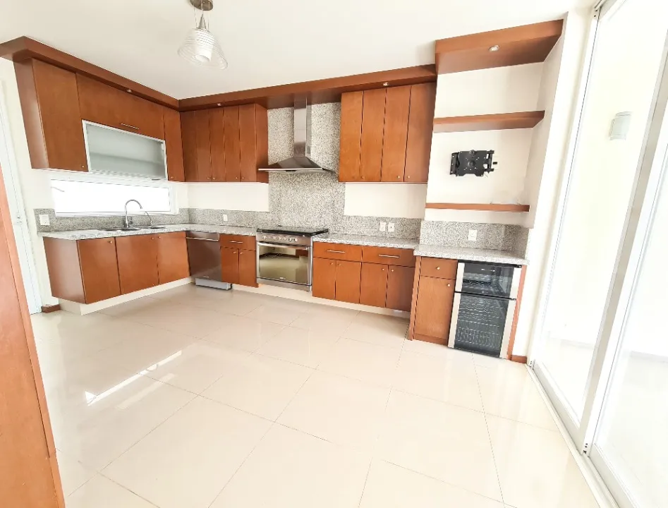 Foto 2 de Casa en venta en Avenida Universidad, Puerta del Bosque , Zapopan