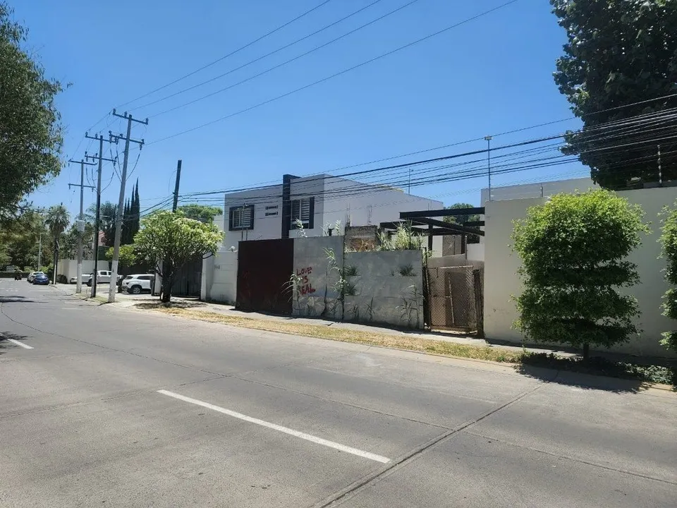 Foto 2 de Terreno en Venta en Naciones Unidas