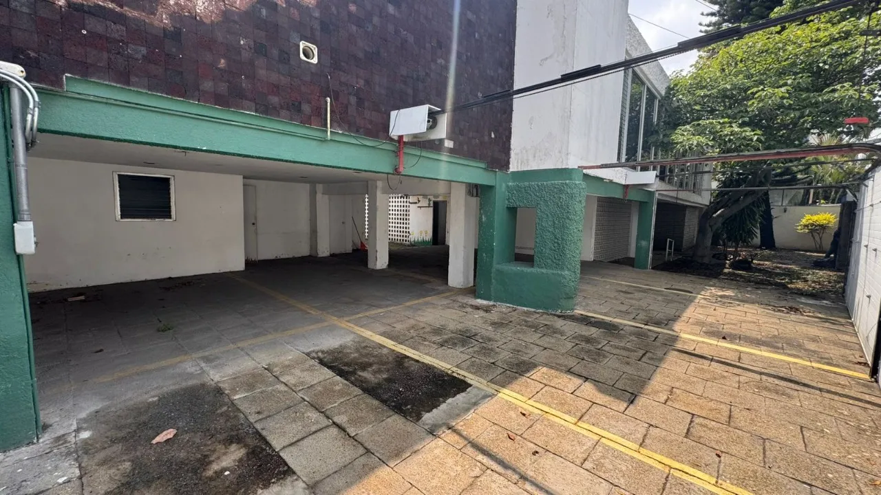 Foto 6 de Terreno en venta en Calzada Lázaro Cárdenas, Jardines del Bosque, Guadalajara