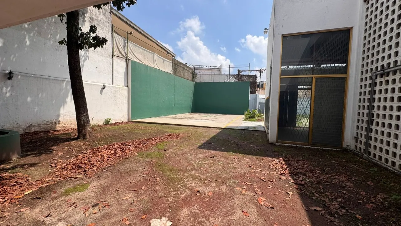 Foto 7 de Terreno en venta en Calzada Lázaro Cárdenas, Jardines del Bosque, Guadalajara