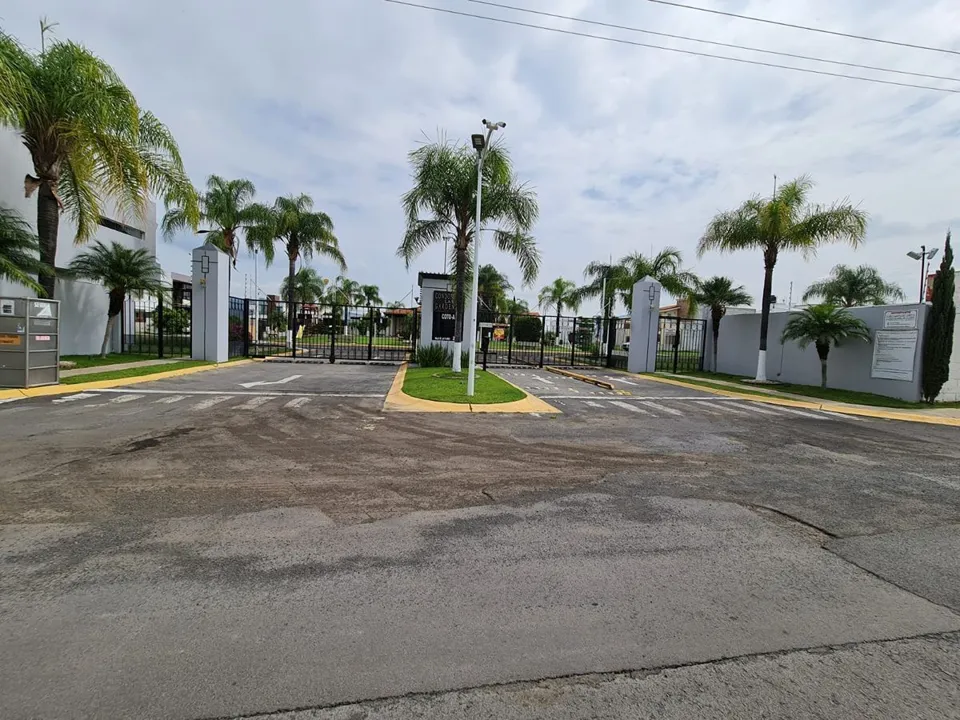 Foto 2 de Terreno en Venta en Fraccionamiento Valle de las Flores en Tlajomulco de Zuñiga
