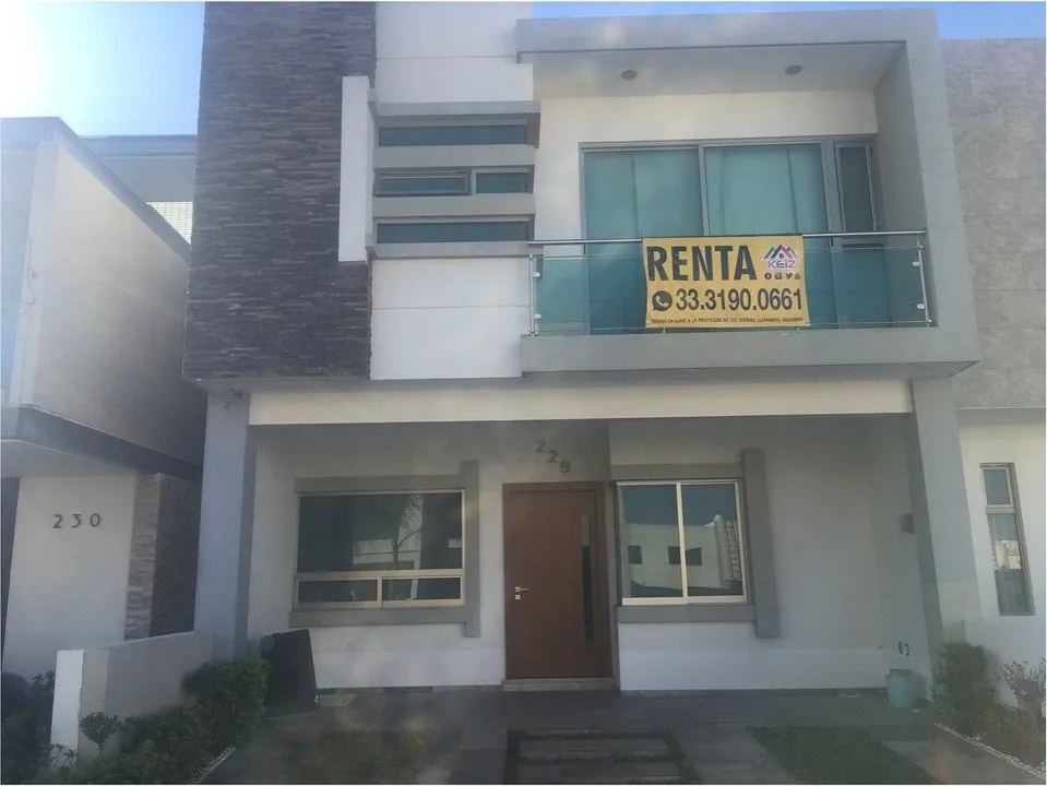CASA EN RENTA EN LA CIMA