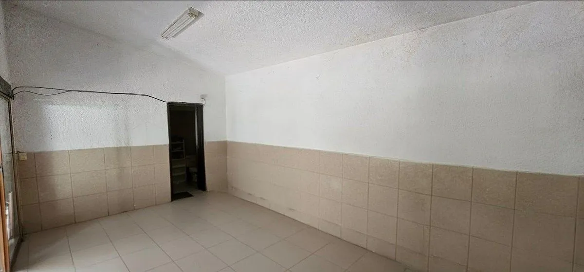 Foto 4 de DOS LOCALES COMERCIALES EN VENTA EN RESIDENCIAL EL TAPATIO