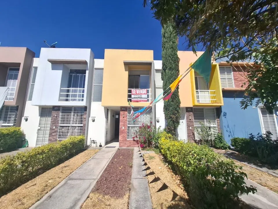 CASA EN VENTA, EN CONDOMINIO LOS PATOS