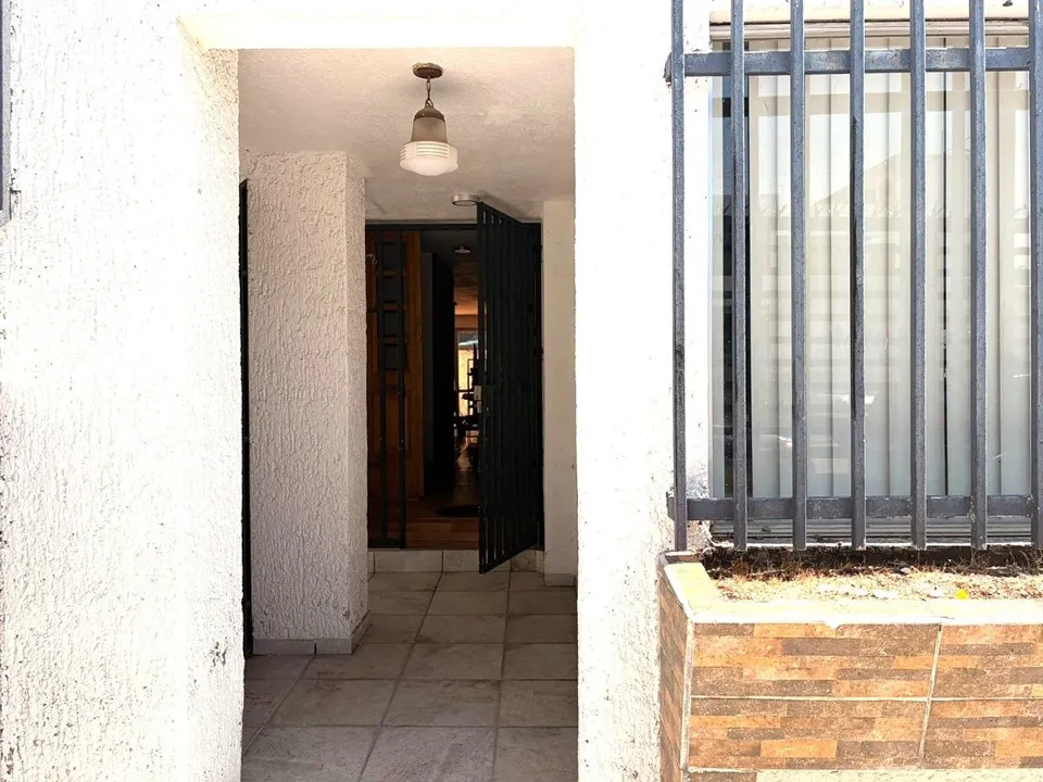 Foto 2 de Casa en venta para remodelar en Jardines de Guadalupe