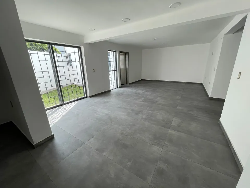 Foto 5 de Casa en renta en Avenida Inglaterra No. 2839 P.B., Jardines del Bosque, Guadalajara