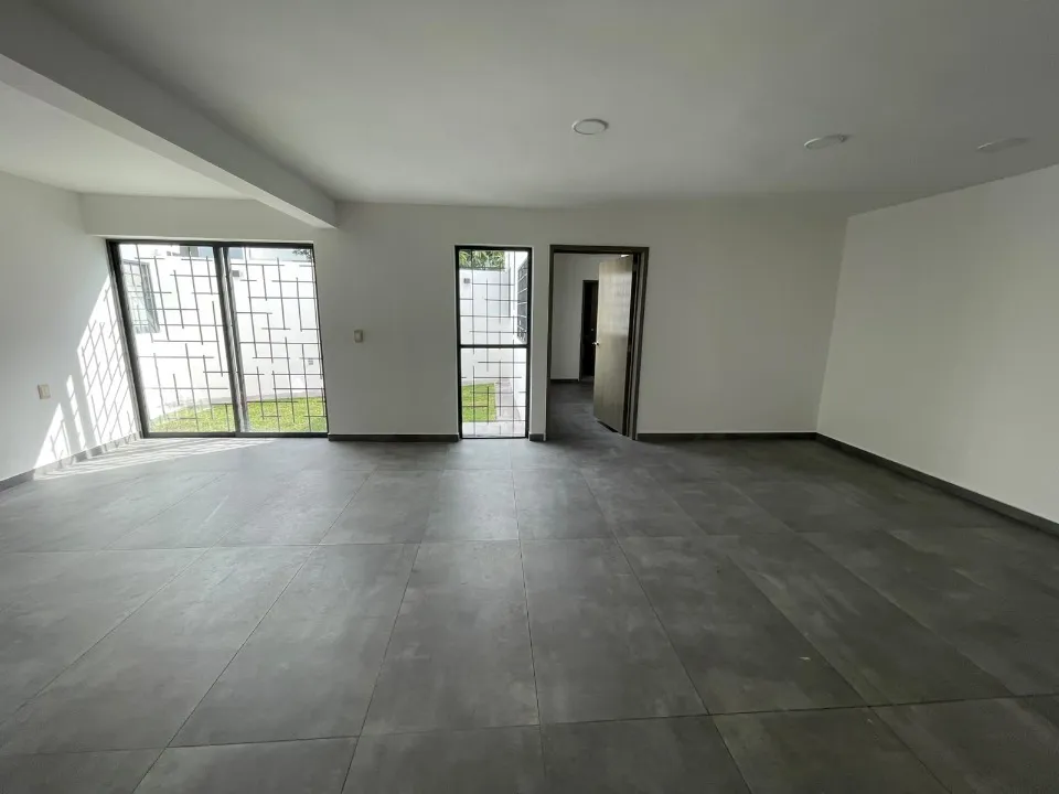 Foto 6 de Casa en renta en Avenida Inglaterra No. 2839 P.B., Jardines del Bosque, Guadalajara