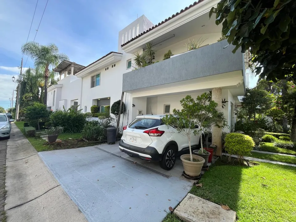 Propiedad en VENTA - Escudero 100, Fraccionamiento Jardín Real, 45136 Zapopan, Jal, México