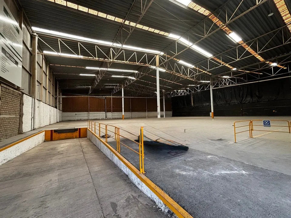 Foto 3 de Bodega en renta 3,500 mts San Juan de Ocotan