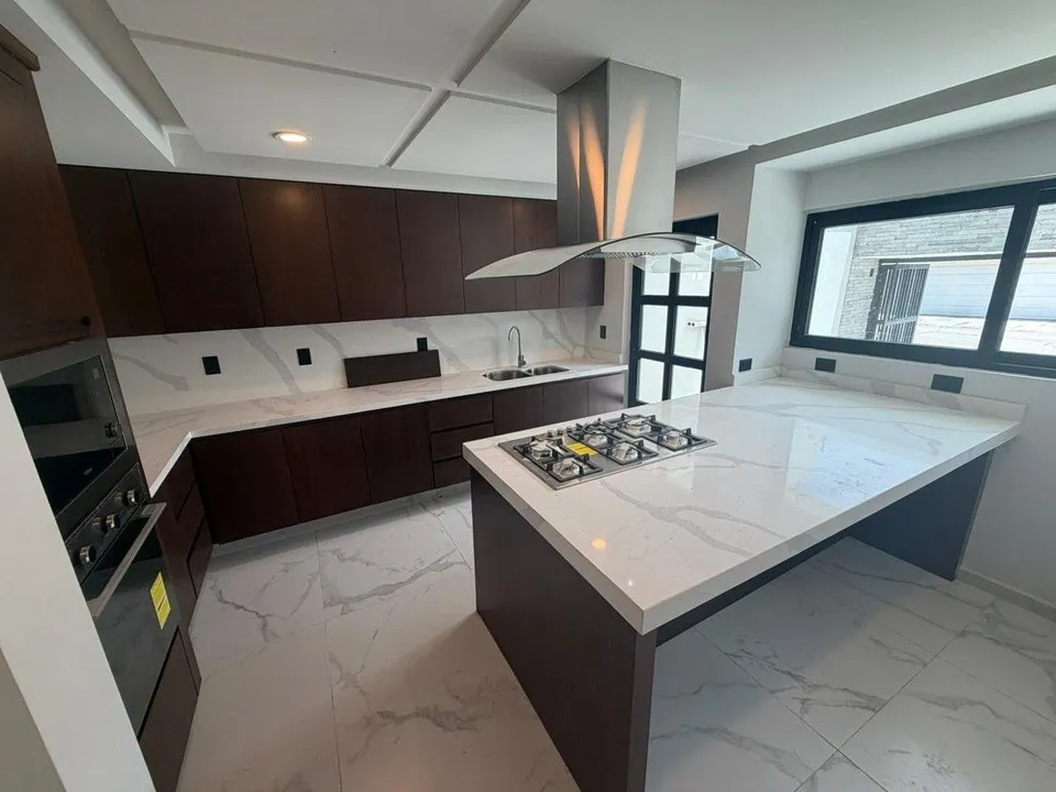 Foto 4 de 🏡 Residencia Remodelada de Lujo en La Estancia, Zapopan