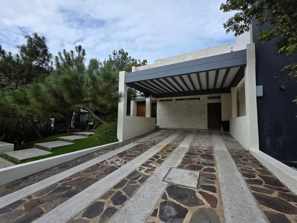 Casa en Esquina en El Cielo Country Club