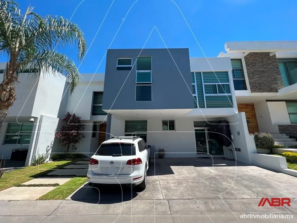 CASA EN VENTA EN VILLA VERONA