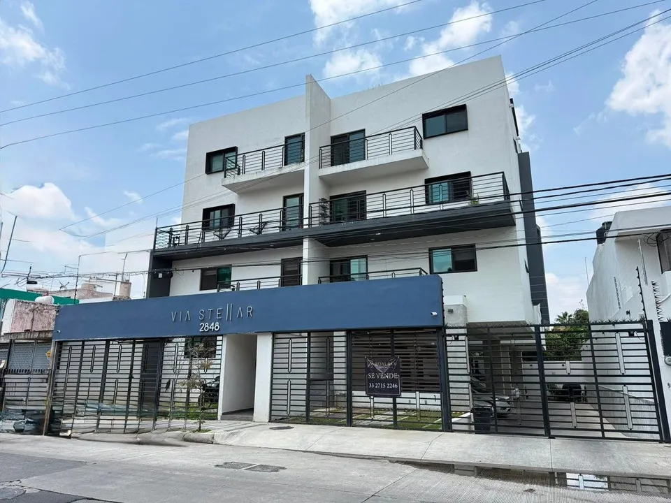 Departamento en Jardines del Bosque junto a Chapalita en venta, 2 recámaras.