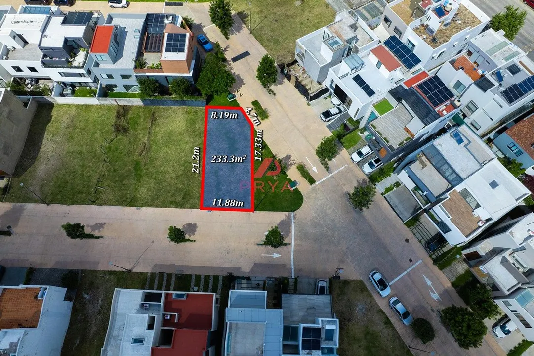 Foto 5 de Terreno en Venta en Coto Bosquetto, Bosques Vallarta Zapopan | 233 m² en Esquina