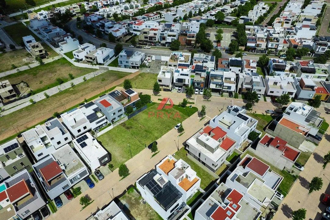 Foto 9 de Terreno en Venta en Coto Bosquetto, Bosques Vallarta Zapopan | 233 m² en Esquina