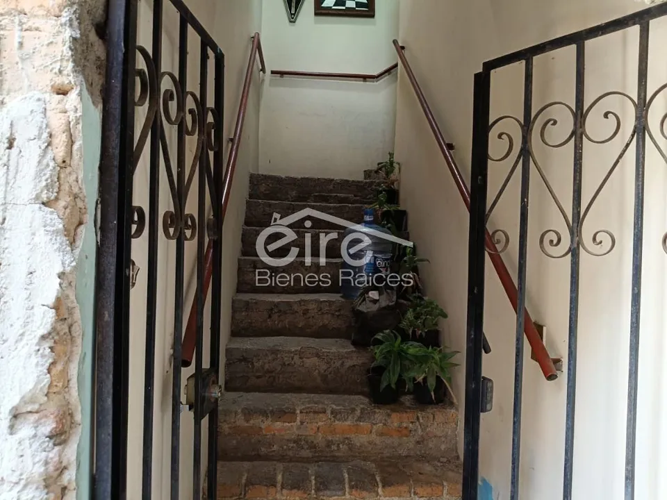 Foto 7 de Casa en venta cerca de Plaza Revolución | 10 recámaras y 3 estacionamientos