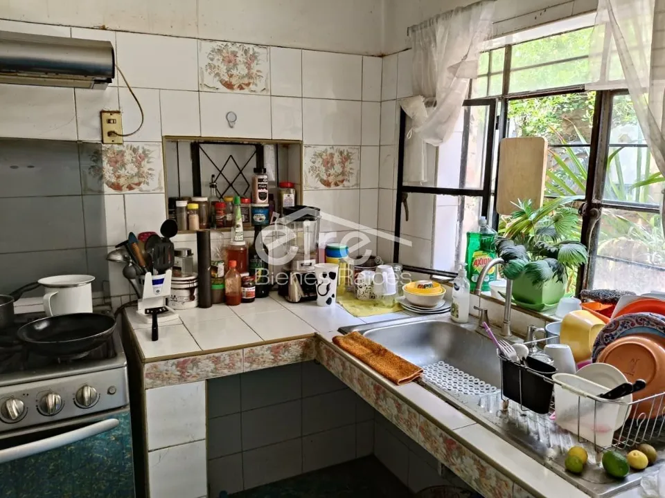 Foto 8 de Casa en venta cerca de Plaza Revolución | 10 recámaras y 3 estacionamientos