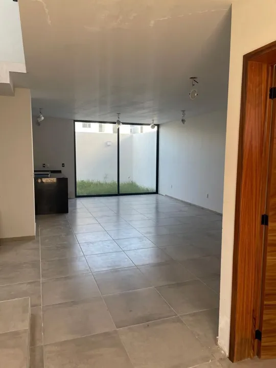 Foto 2 de Casa en venta en Coto Paraje zona Galerias Santa Anita Tlajomulco