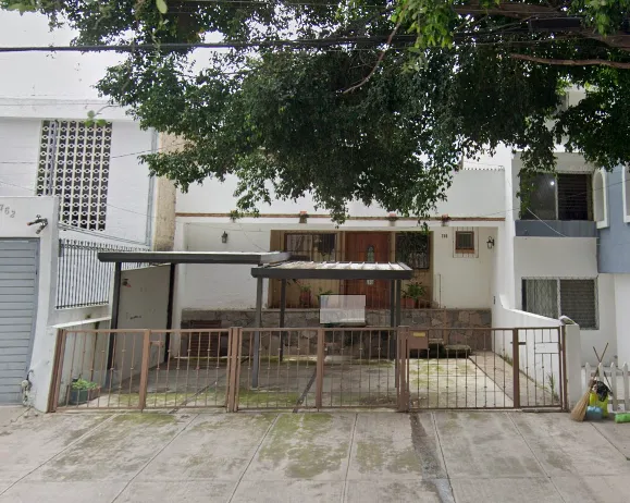 Foto 2 de VIVE EN UNA DE LAS COLONIAS MAS TRADICIONALES DE GDL JARDINES DEL BOSQUE