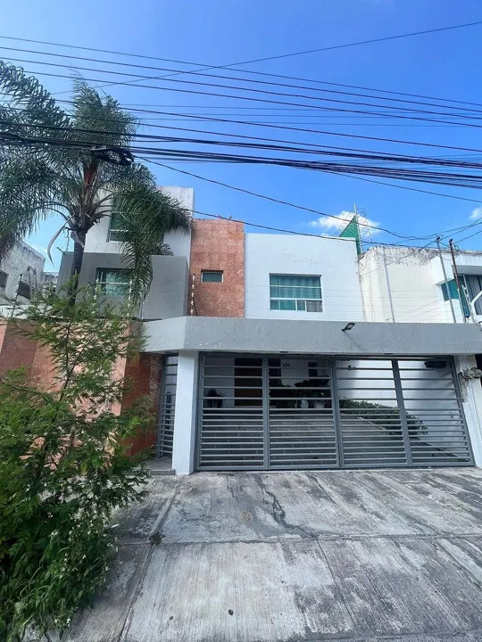 Foto 2 de CASA EN VENTA EN JARDINES DEL SOL