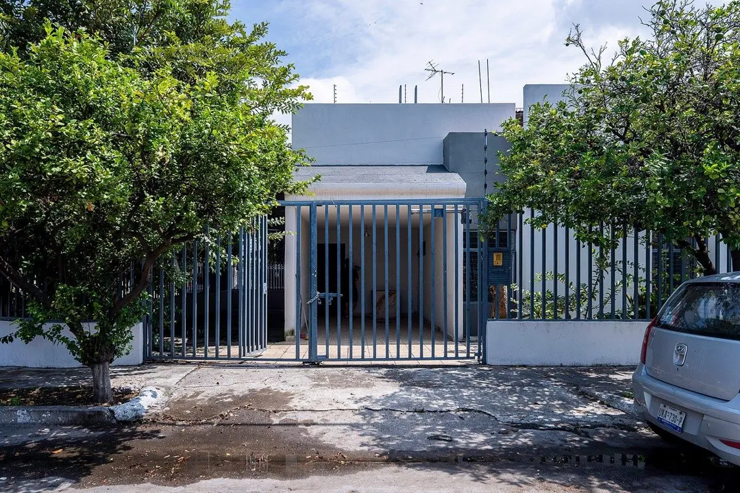 CASA EN VENTA IDEAL PARA VIVIENDA, OFICINA O CONSULTORIOS MÉDICOS | Col. Indepen