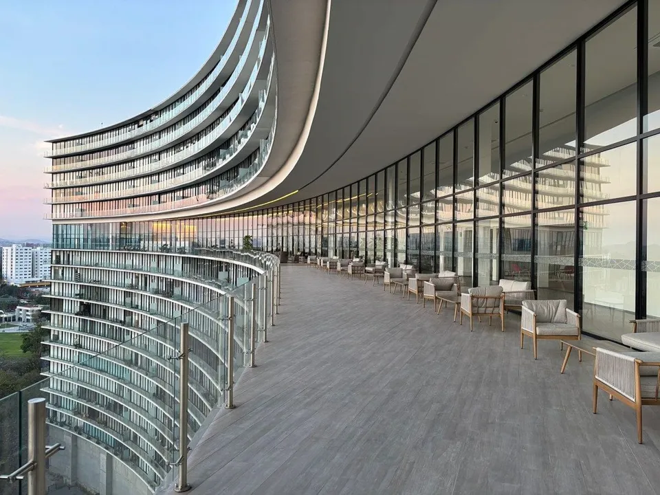 PENTHOUSE AMUEBLADO EN VENTA O RENTA EN TORRE LATITUD, PRADOS PROVIDENCIA, GDL.