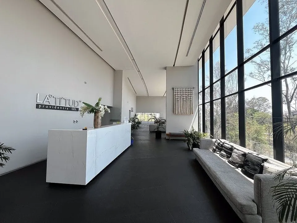 Foto 3 de PENTHOUSE AMUEBLADO EN VENTA O RENTA EN TORRE LATITUD, PRADOS PROVIDENCIA, GDL.