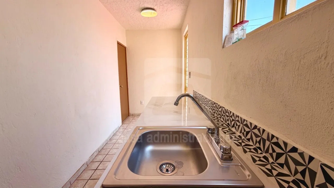 Foto 8 de Casa en venta en Calle Gaspar Bolaños, Jardines Alcalde, Guadalajara