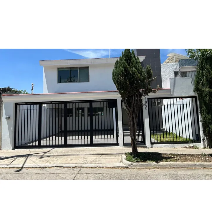 CASA EN VENTA EN JARDINES DE GUADALUPE, ZAPOPAN, JAL.