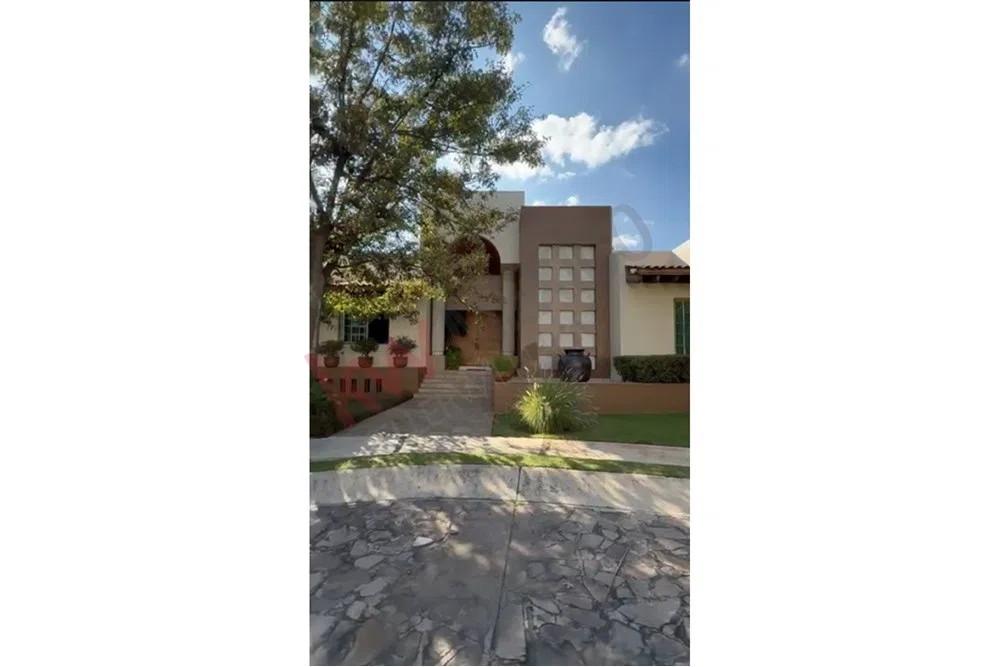 Foto 2 de Propiedad en VENTA - Calle Santa Cecilia, Santa Margarita, 45140 Zapopan, Jal, México