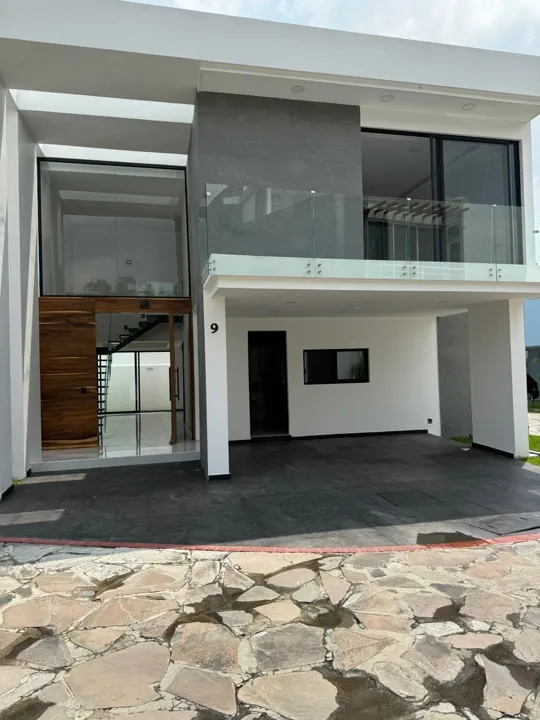 Foto 2 de Casa dentro de coto por la tijera