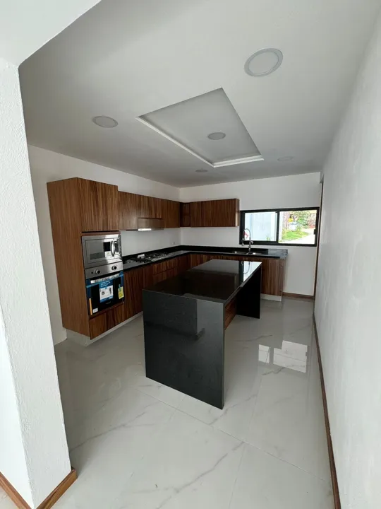 Foto 4 de Casa dentro de coto por la tijera
