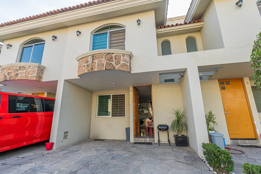 Foto 2 de CASA EN VENTA EN CONDOMINIO VILLA TULES  A UN COSTADO DE BUGAMBILIAS Y PERIFÉRIC