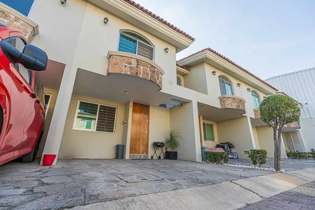 Foto 3 de CASA EN VENTA EN CONDOMINIO VILLA TULES  A UN COSTADO DE BUGAMBILIAS Y PERIFÉRIC