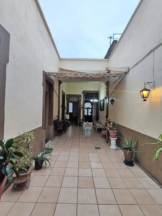 Foto 2 de Casa antigua en el centro de Guadalajara de adobe