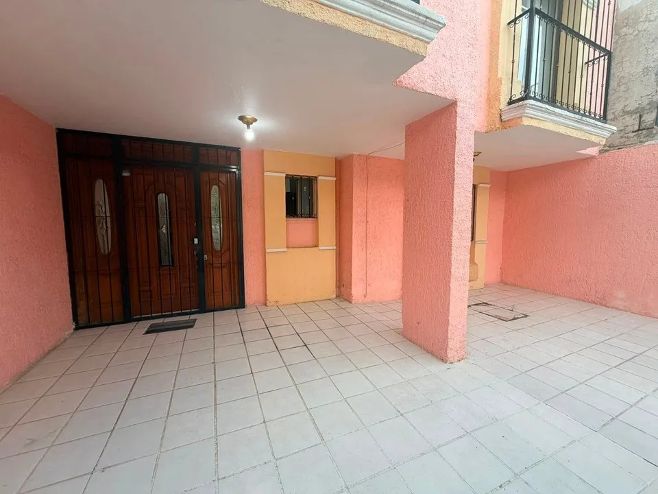 Foto 2 de Casa en Venta en Guadalupe Jardín | 4 Recámaras y Excelente Ubicación