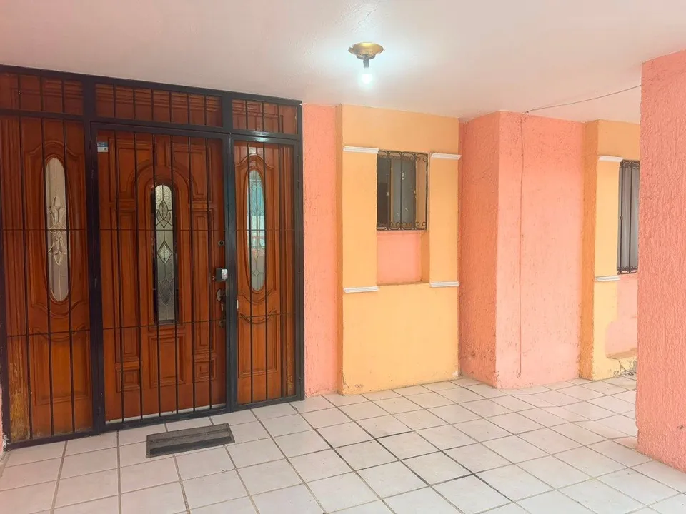 Foto 3 de Casa en Venta en Guadalupe Jardín | 4 Recámaras y Excelente Ubicación