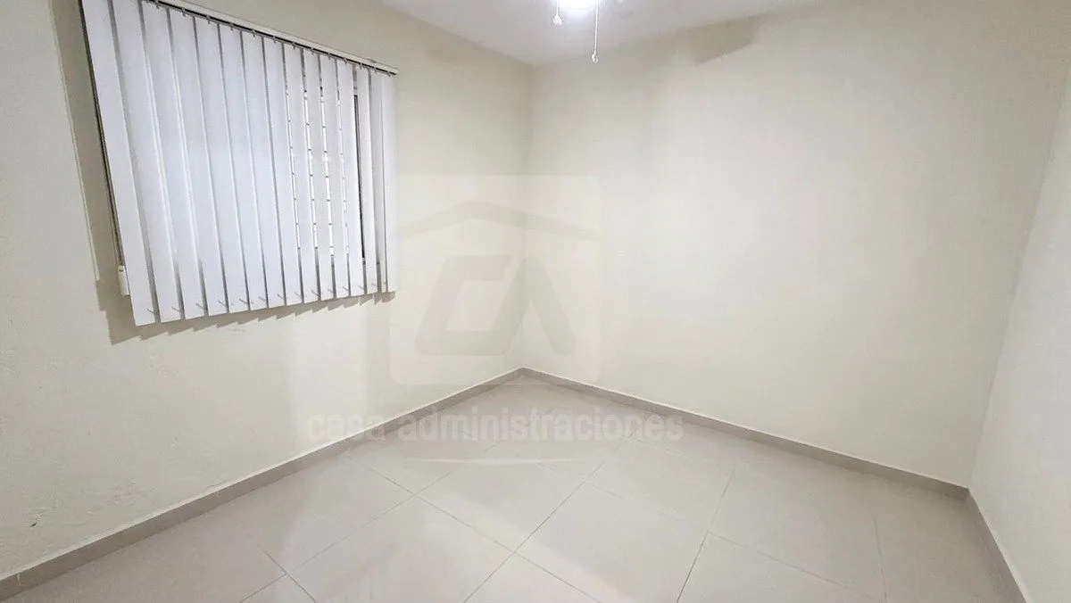 Foto 4 de CASA CON DEPARTAMENTOS INDEPENDIENTES CON EXCELENTE UBICACION ESTRATEGICA
