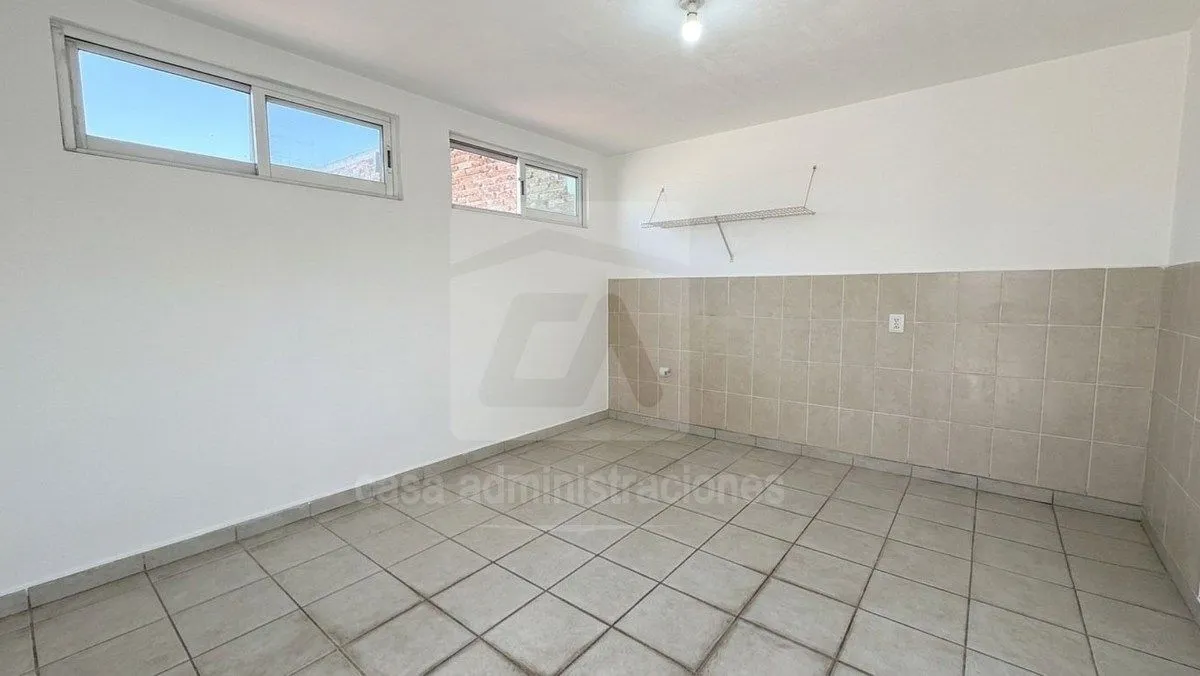 Foto 5 de CASA CON DEPARTAMENTOS INDEPENDIENTES CON EXCELENTE UBICACION ESTRATEGICA